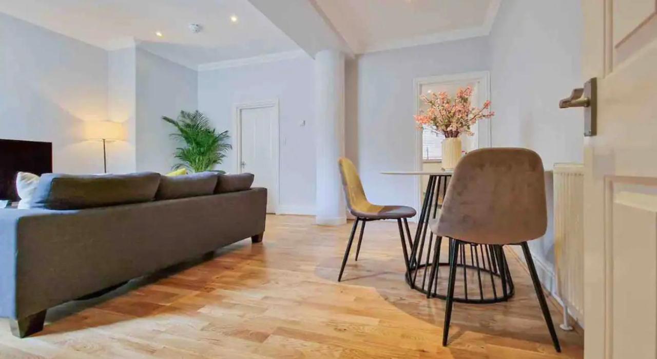 Spacious 2 Bed In The Heart Of Kensington Apartamento *